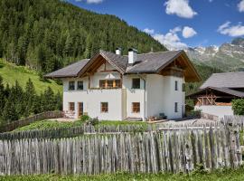 Jaufenspitze Blasighof, viešbutis mieste Racines, netoliese – Wasserfalleralm