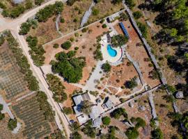 Lovely Home In Stari Grad With Private Swimming Pool, Can Be Inside Or Outside, ξενοδοχείο σε Basina