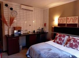 Best overnight with free WiFi. Modern & private: Bloemfontein şehrinde bir kiralık tatil yeri