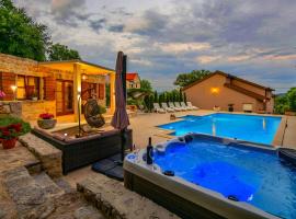 Stunning Home In Krivodol With 6 Bedrooms, Jacuzzi And Wifi, hotell i Krivodol