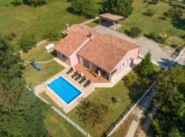 Nice Home In Vinez With 3 Bedrooms, Wifi And Outdoor Swimming Pool, hotel in Vinež