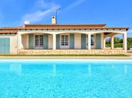 4 Bedroom Lovely Home In Bellegarde