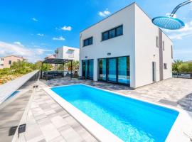 Beautiful Home In Srima, hotel in Srima