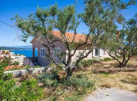 Cozy Apartment In Vrbnik With Wifi, hotel in Vrbnik