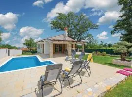 Nice Home In Cambarelici With Outdoor Swimming Pool