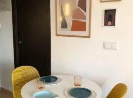Apartmento studio boho a 1 minuto del puerto y la playa!
