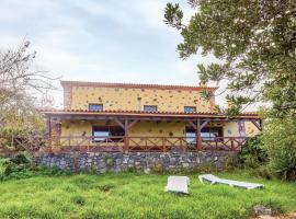 Nice Home In Icod El Alto With 2 Bedrooms, hótel í Icod el Alto