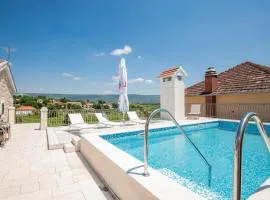 Awesome Home In Zmijavci With 3 Bedrooms, Wifi And Outdoor Swimming Pool