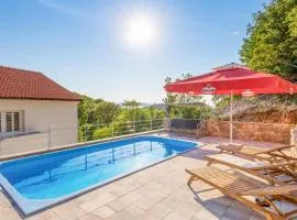 6 Bedroom Stunning Home In Lukovo