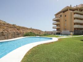 Amazing Apartment In Fuengirola-carvajal With 2 Bedrooms, Wifi And Outdoor Swimming Pool, hotell i Santa Fe de los Boliches