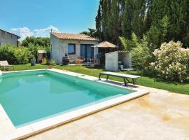 Nice Home In Ste Cecile Les Vignes With Wifi And Outdoor Swimming Pool, rental liburan di Sainte-Cécile-les-Vignes