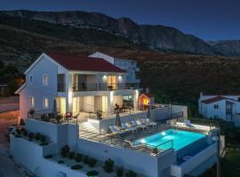 4 Bedroom Awesome Home In Kucine, ξενοδοχείο σε Kučine