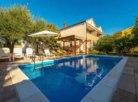 Beautiful Home In Vrsi With 4 Bedrooms, Wifi And Outdoor Swimming Pool