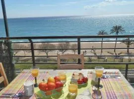 Awesome Apartment In Pineda De Mar With House Sea View