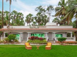 StayVista's Villa Bharat - Beachfront serenity with A spacious lawn: Mumbai şehrinde bir kulübe