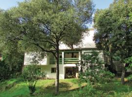 Nice Apartment In Sagone With Kitchen, hotel v destinaci Sagone