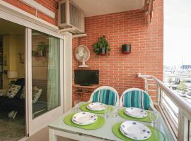 Cozy Apartment In Santa Pola With Wifi, hotel i Santa Pola
