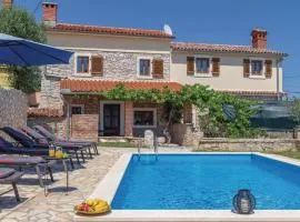 4 Bedroom Cozy Home In Liznjan