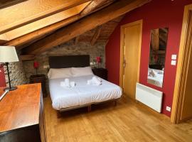 Casa de poble acollidora,amb llar de foc,, villa in Bourg-Madame