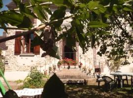 Gîte l'École Buissonnière, hotel di Chéu