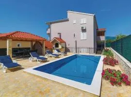 Cozy Apartment In Kastel Stari With Outdoor Swimming Pool