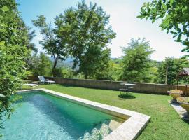 Stunning home in Menerbes with 1 Bedrooms, WiFi and Outdoor swimming pool, hotel v destinaci Ménerbes