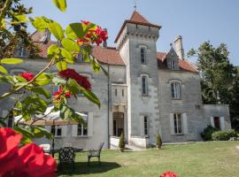 Château des Salles, жилье для отдыха в городе Saint-Fort-sur-Gironde