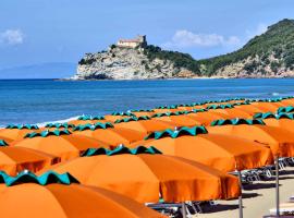Camping Village Santapomata, hotel in Castiglione della Pescaia