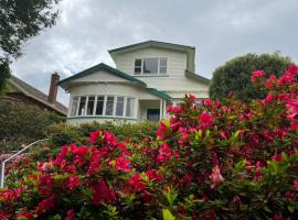 Maori Hill Historic Garden House, holiday home in Dunedin