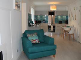 BONNIE'S APARTMENT, adults only, leilighet i Bowness-on-Windermere