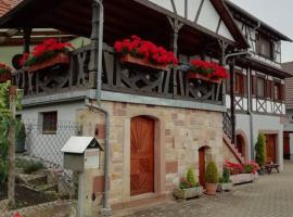 Gîte HAURY, hotel com estacionamento em Cleebourg