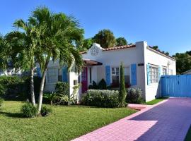 In the heart of West Palm Beach, pets and boats welcome, vacation home in West Palm Beach