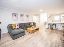 Plettenberg Bay Unit 2 Greenpoint Mews Apartment with Backup Power