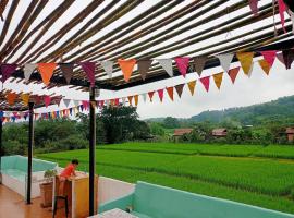 อยู่ดินกินดีฟาร์มสเตย์, hotel with pools in Mae Rim