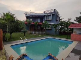 Karjat - 3 BHK Private Bungalow with Private Pool & Garden, hotel near Bhivpuri Waterfalls, Karjat