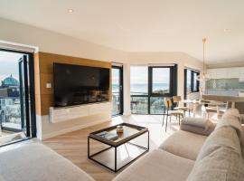 Westcliff Penthouse, hotel with parking in Bournemouth