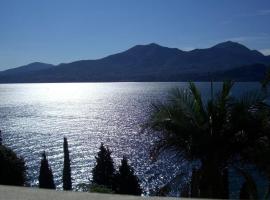 Little Suite Near Lake, Hotel in Verbania