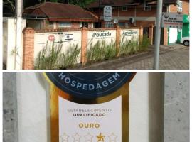 Pousada Agradável Pomerode: Pomerode şehrinde bir Oda ve Kahvaltı
