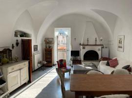 Vacation house in Airole, Liguria, Italy: Airole'de bir villa