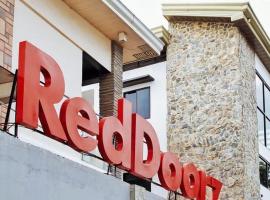 RedDoorz Plus @ Sea and River View Resort and Hotel Bataan, Hotel in Morong