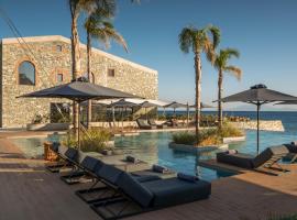 Porto Plomari Hotel, hotel v destinaci Plomarion