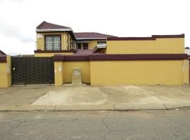 Phomolong World 3598 Moremi Street Dobsonville Soweto, hotel v destinaci Soweto
