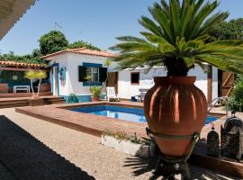 Casa da Mata SurfHouse, bed and breakfast v destinaci Costa da Caparica