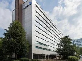 Radisson Blu Conference Hotel, Düsseldorf、にあるデュッセルドルフ国際空港 - DUSの周辺ホテル