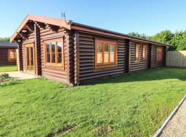 Holly Lodge, hotel med pool i Oakham