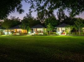 Jungle Cave Resort, hotel in Sawāi Mādhopur