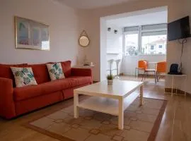 Spacious and Sunny Apartment - 10 min from the sea