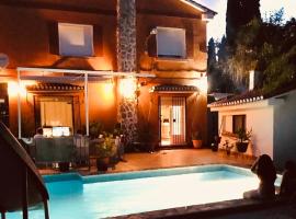 VILLA HUETOR , Magnifico chalet con piscina privada, hotel in Huétor Vega