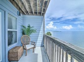 Beachfront Cedar Key Retreat with Pool Access!, hotel in Cedar Key