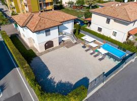 Villa Azdora、ペスキエーラ・デル・ガルダのホテル